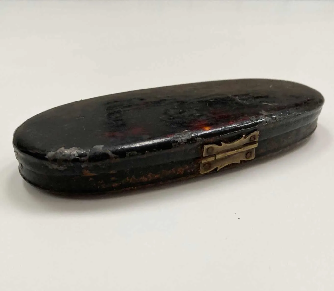 Early Nineteenth Century Pocket Scale Set in Toleware Case