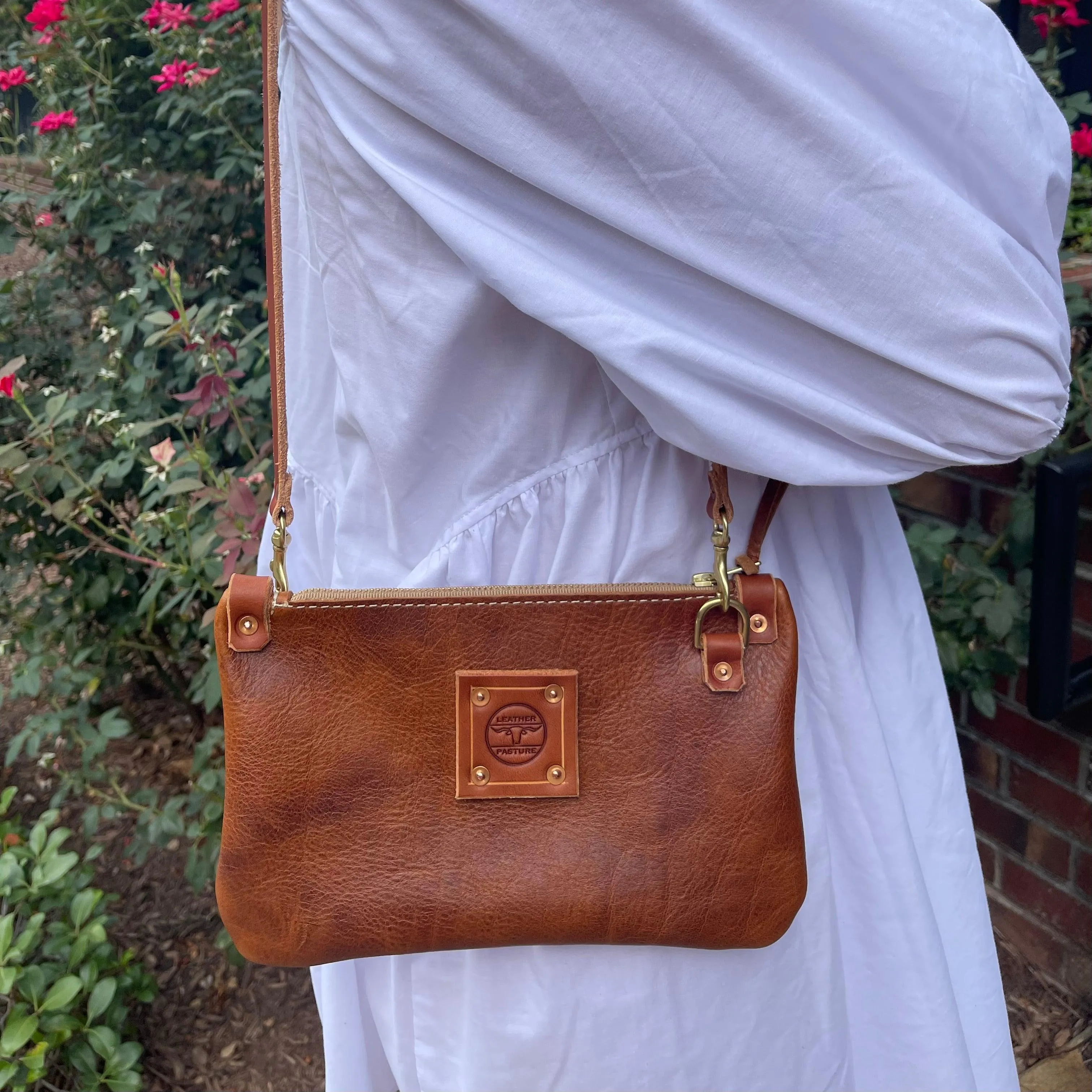 Micro Messenger Bag in Umber