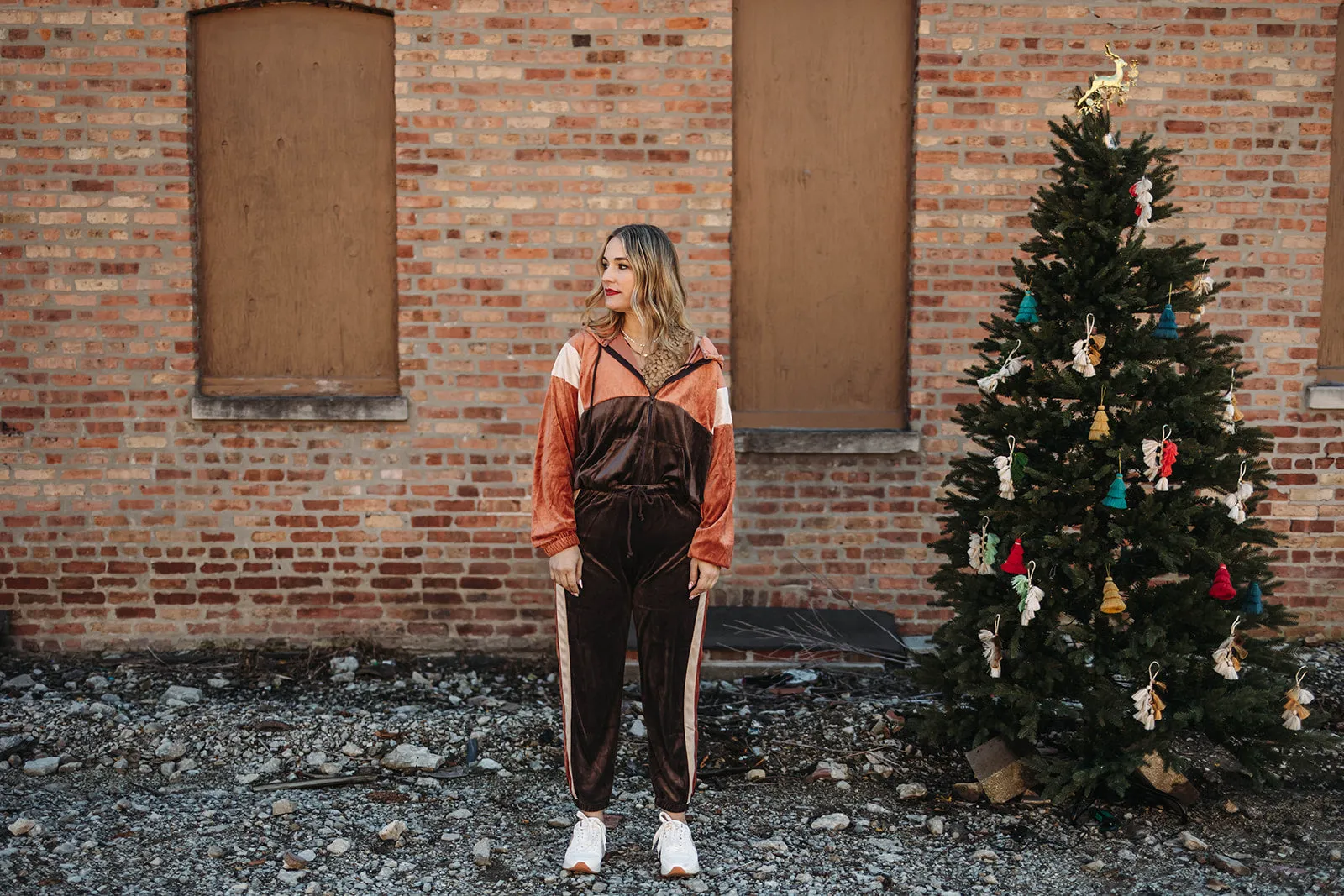 missy velour joggers in mocha