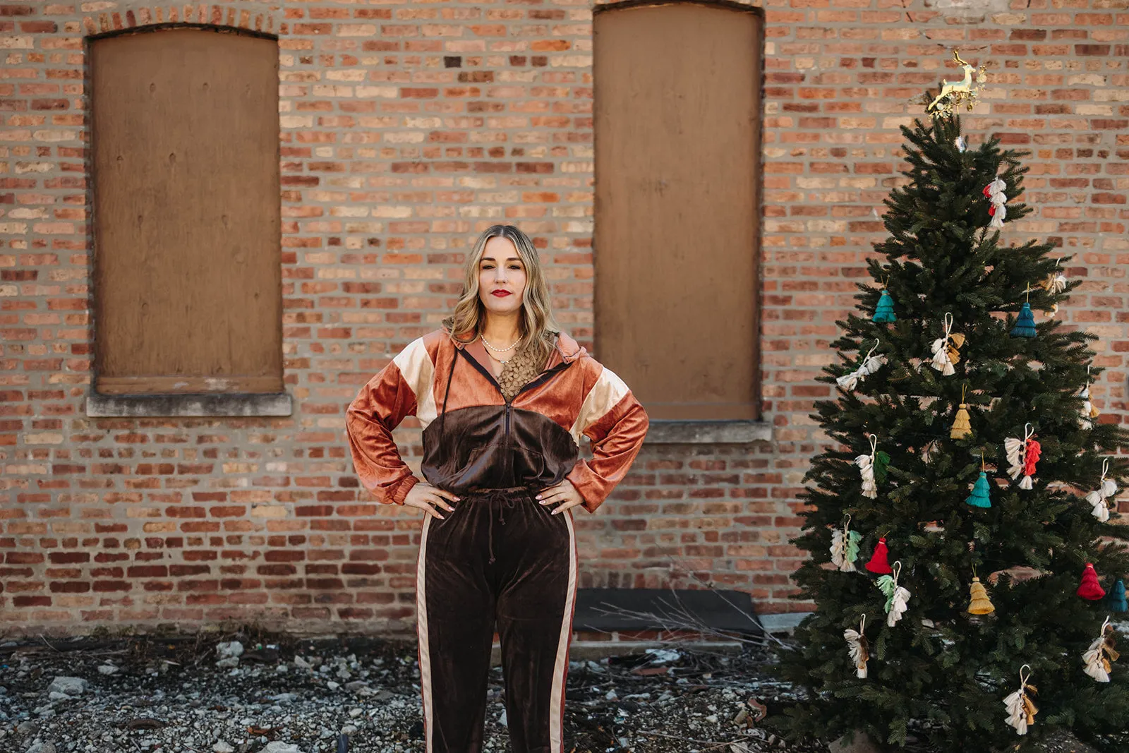 missy velour joggers in mocha