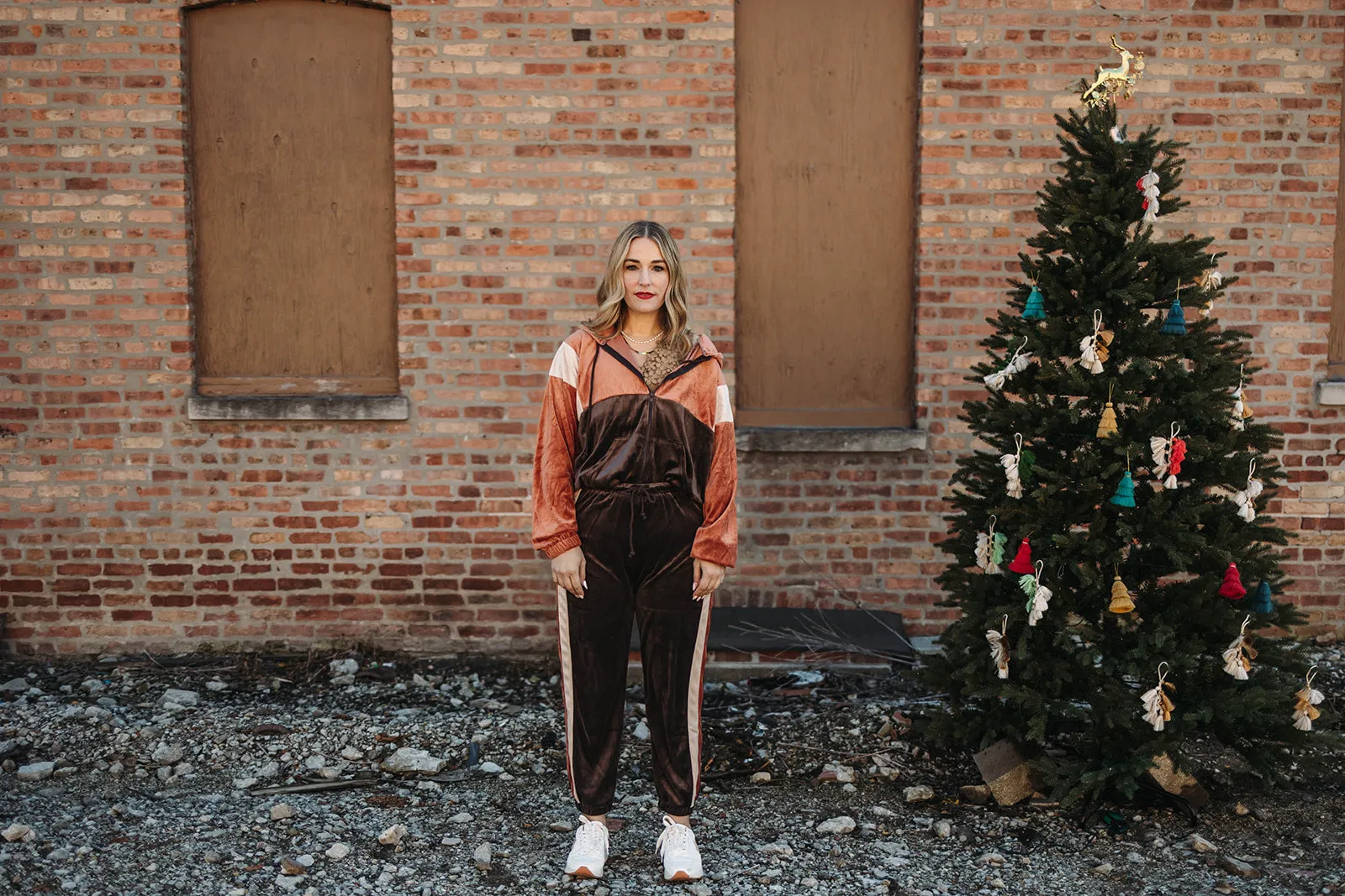 missy velour joggers in mocha