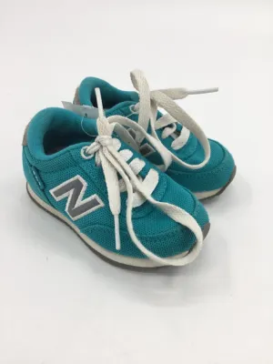 New Balance Child Size 5 Toddler Teal Sneakers